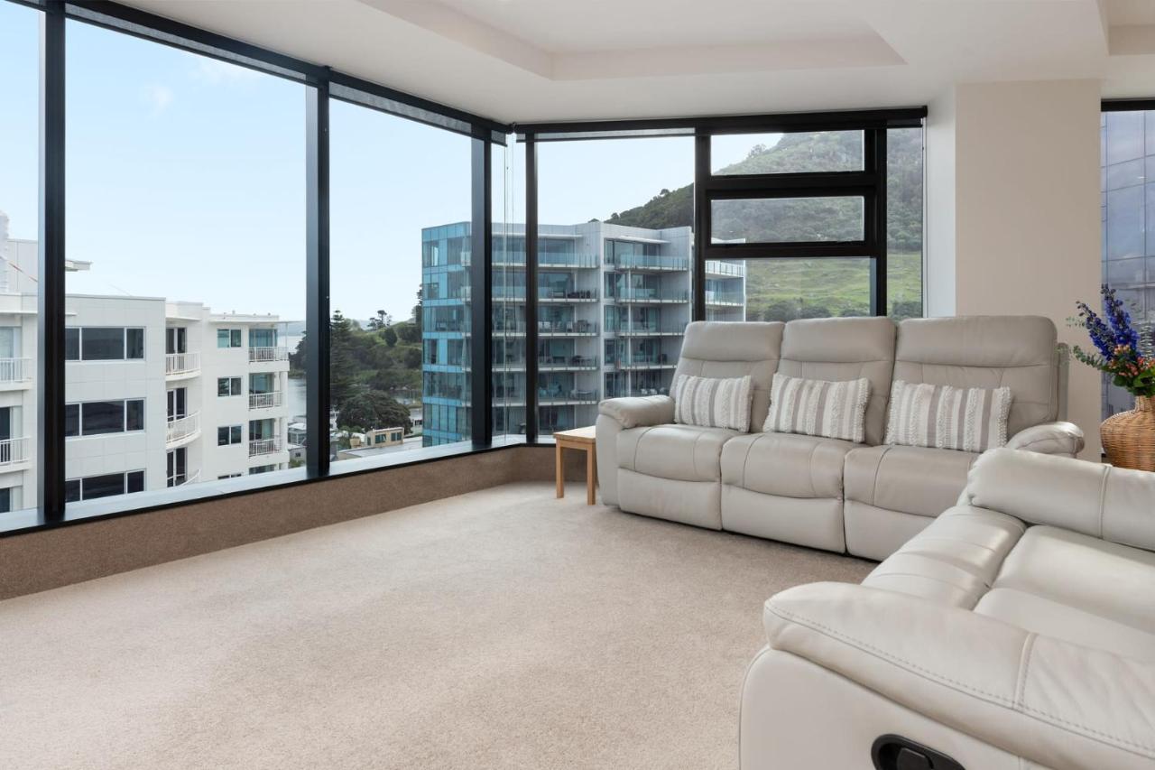 Ferienwohnung Superb Elevated Views Of Harbour With Heated Pool, Gym & Parking Mount Maunganui Exterior foto