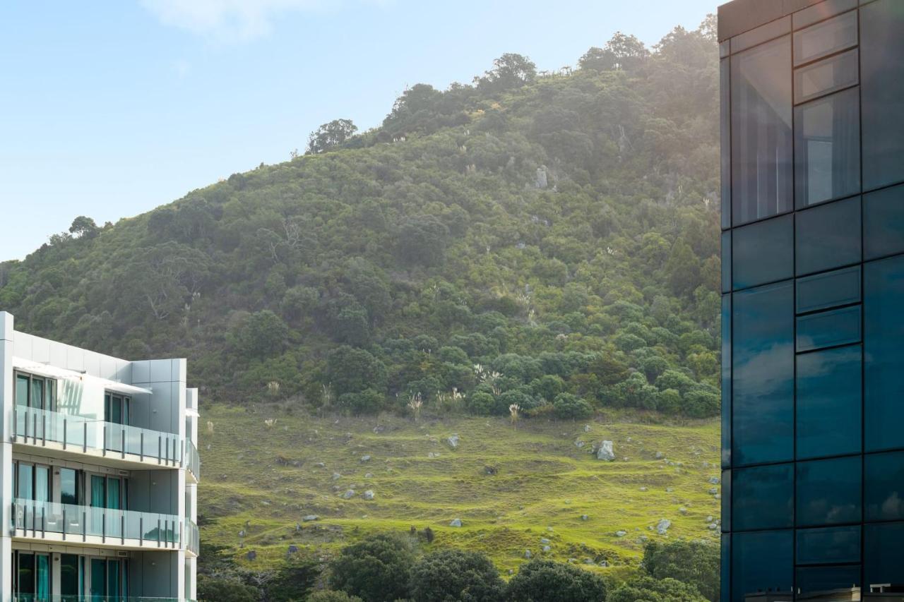 Ferienwohnung Superb Elevated Views Of Harbour With Heated Pool, Gym & Parking Mount Maunganui Exterior foto