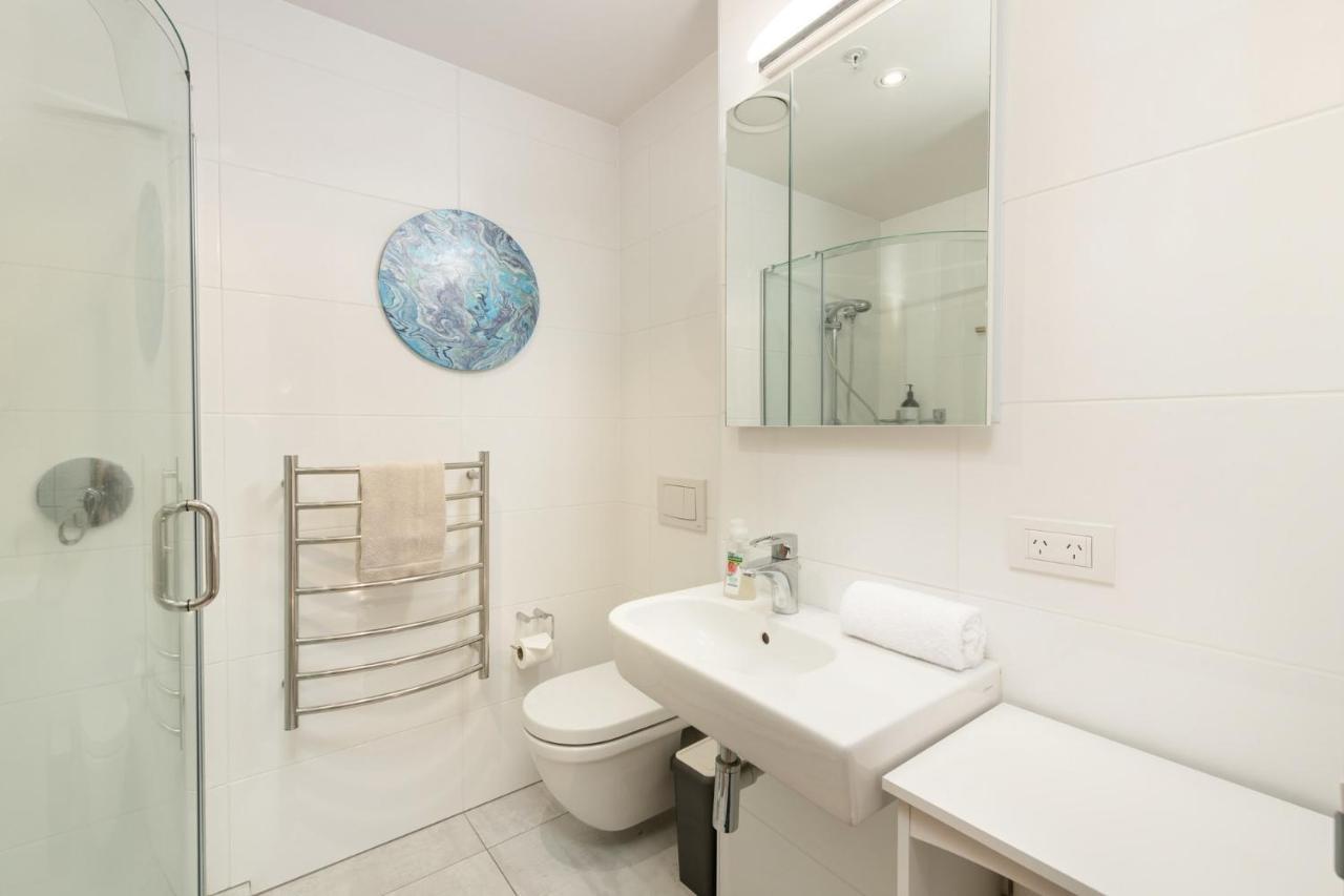 Ferienwohnung Superb Elevated Views Of Harbour With Heated Pool, Gym & Parking Mount Maunganui Exterior foto