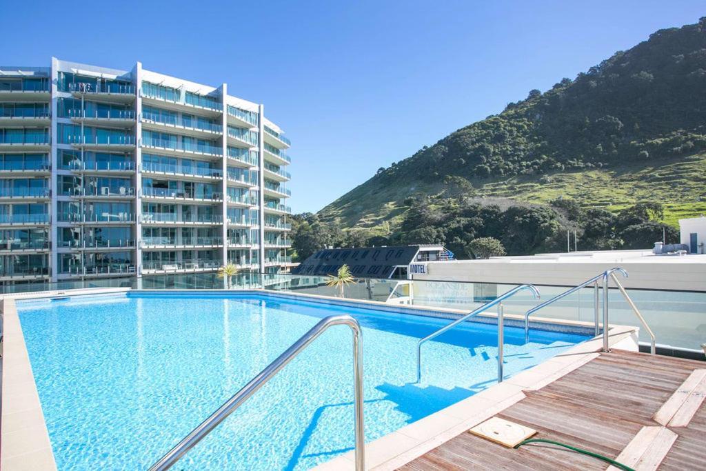 Ferienwohnung Superb Elevated Views Of Harbour With Heated Pool, Gym & Parking Mount Maunganui Exterior foto