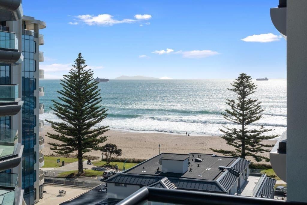Ferienwohnung Superb Elevated Views Of Harbour With Heated Pool, Gym & Parking Mount Maunganui Exterior foto